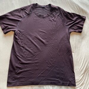 Lululemon Metal Vent Tech Short Sleeve Shirt. Great pre-owned condition. XL.